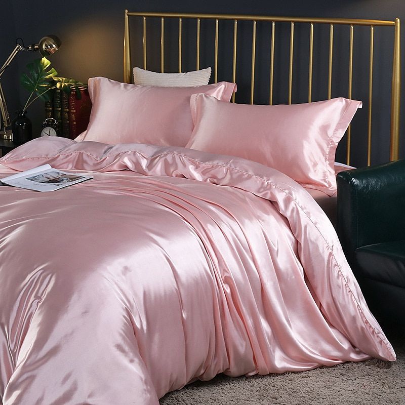 Hypoallergenic bed cover in soft silk | SilkCare