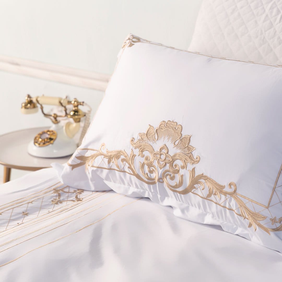 Ivy Gold Forest Duvet Cover Set in White and Gold - Luxurious and Beautiful | RainElegance