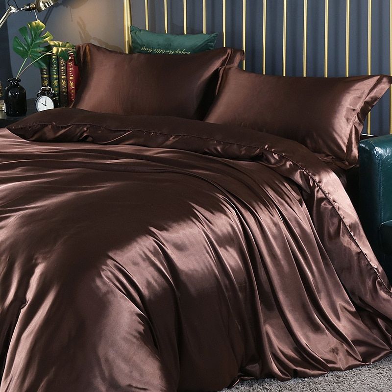 Luxury Set (4 parts) in Silk Satin - Duvet Cover, 2 Pillowcases and Sheet | LuxeSilk