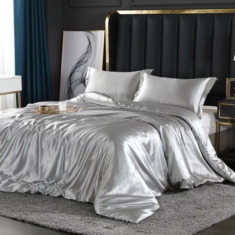 Luxury Set (4 parts) in Silk Satin - Duvet Cover, 2 Pillowcases and Sheet | LuxeSilk