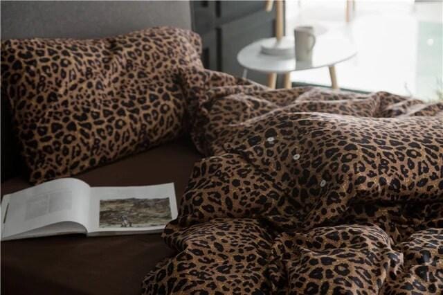 WildNest Leo Print Bedding Set